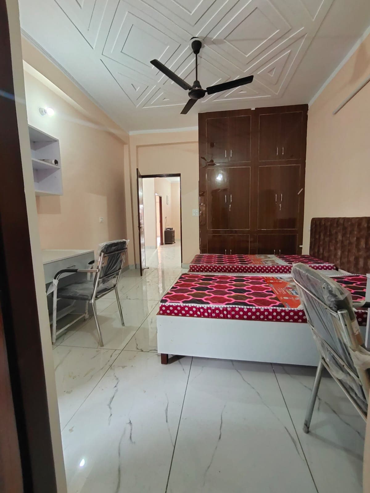 Clean and Spacious Common Area